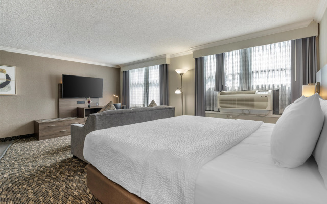 Best Western Plus Carlton Plaza Hotel
