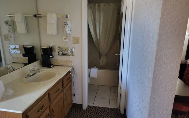 Blue Ribbon Inn and Suites