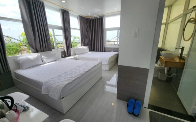 Van Nhi Hotel