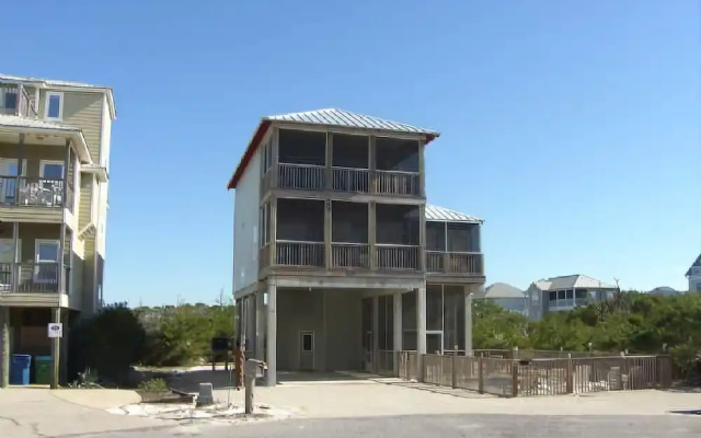 BooTiki House