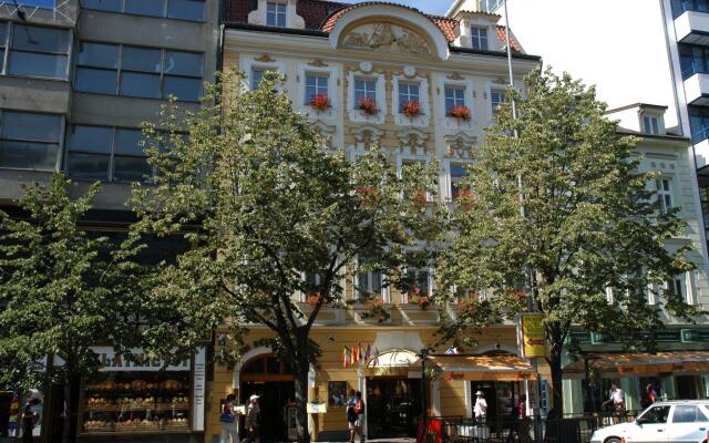 Adria Hotel Prague Прага вид на фасад