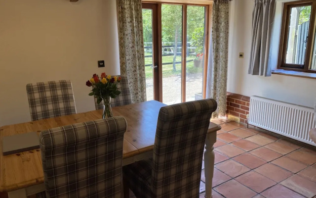 Brundish, Suffolk Barn, 2 Bed Idyllic 6 Acres