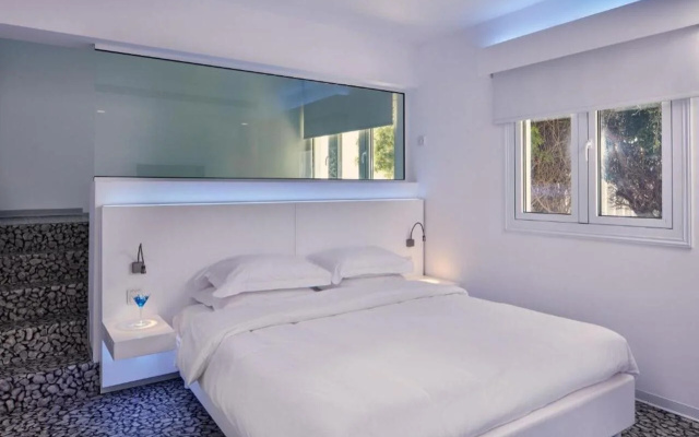 So White Beach Resort