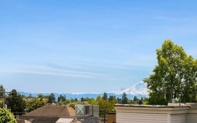 Seattle Vacation Home: The Parsonage