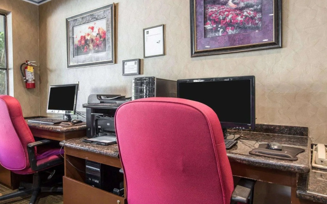 Quality Inn & Suites Walnut