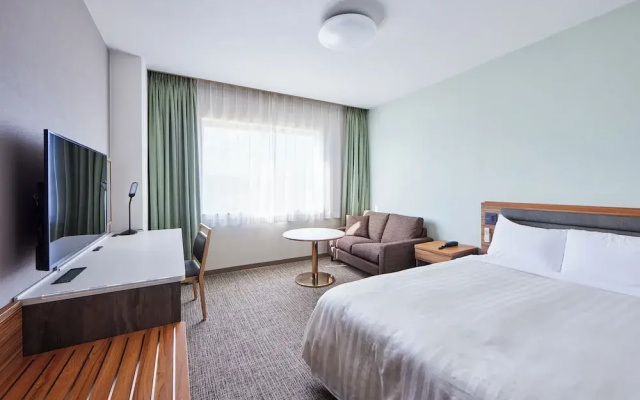 Holiday Inn Kochi Hotel
