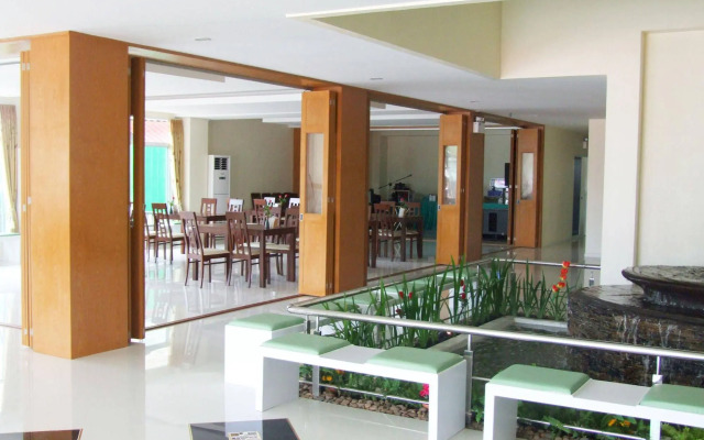 Rueanrimnam Hotel