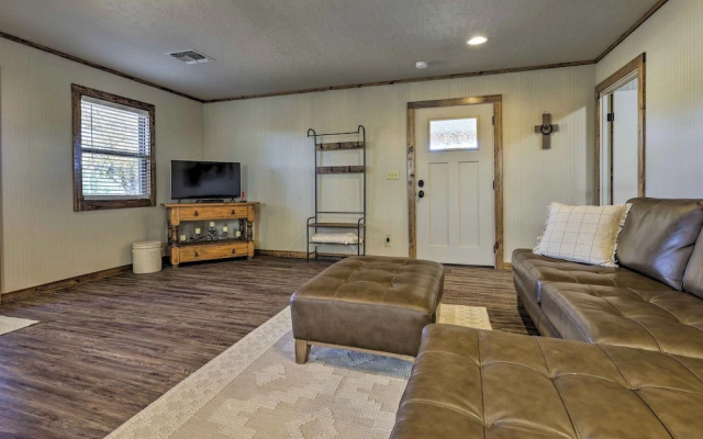 Cozy Fredericksburg Studio Near Wineries!