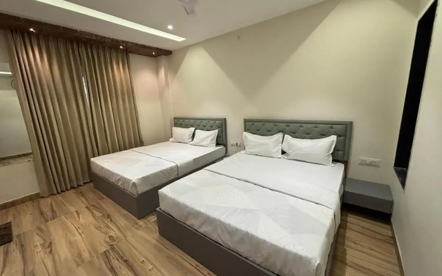 Hotel Ganga Palace