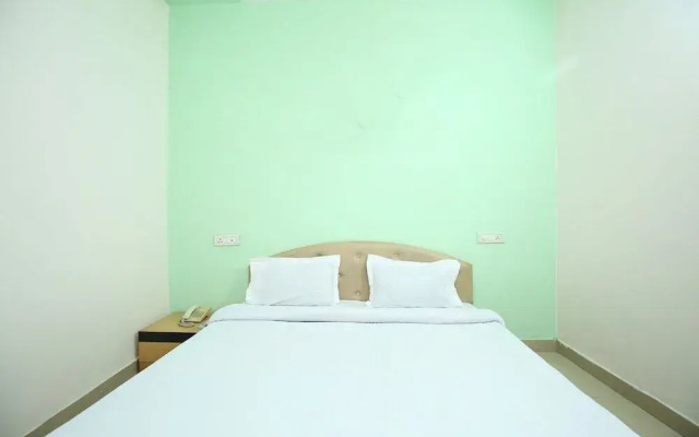 Sunshine Lodge by OYO Rooms