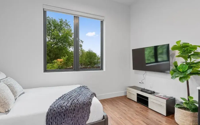 Upstay Newly Renovated Modern Apartment Near Soco