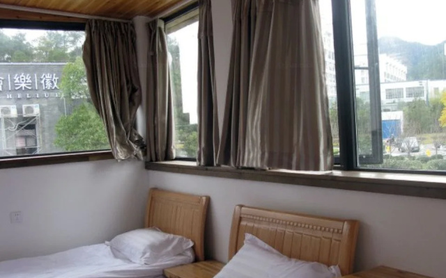SHELE International Youth Hostel