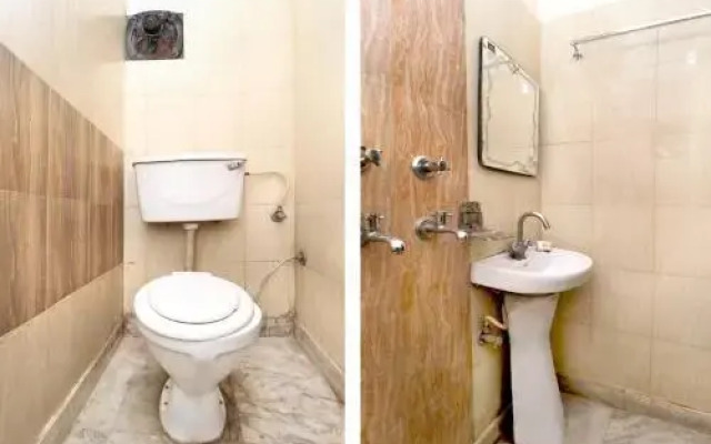 OYO 23084 Chhabra Guest House