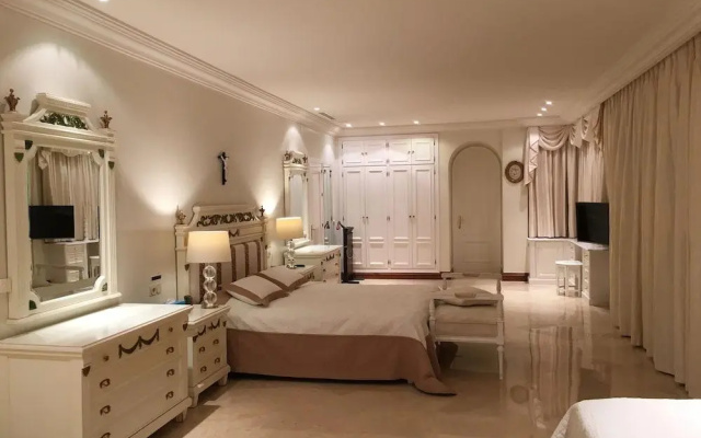 Luxury Villa Puerto Banus