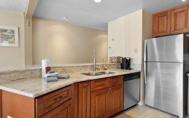 Lakeview Condo