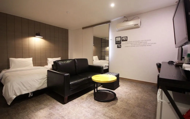 Paradise Hotel