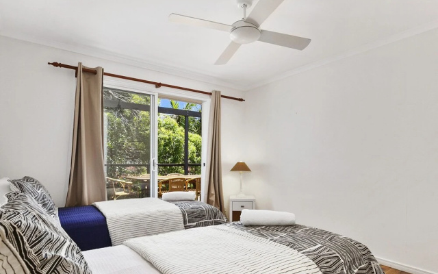 Stunning Sunshine Beach House in Prime Location - 31 Ferguson Street