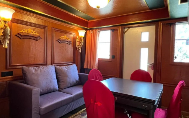 Country Utopian Inn