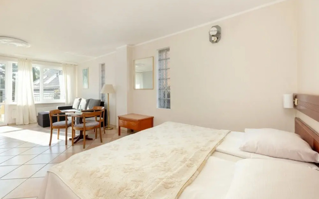 Holiday Studio in Rewal, Breakfast Included