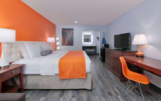 Howard Johnson by Wyndham San Marcos