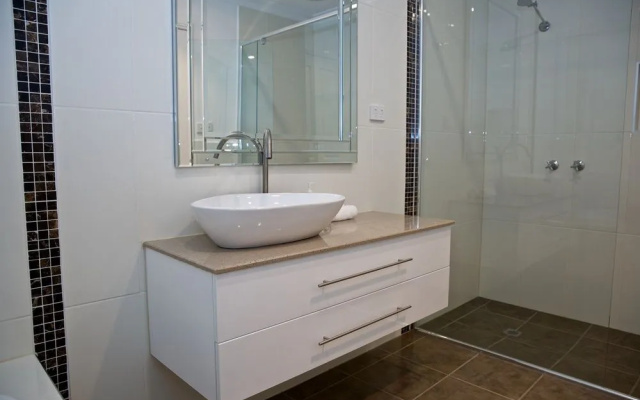 Yarra Glen Racecourse Apartments
