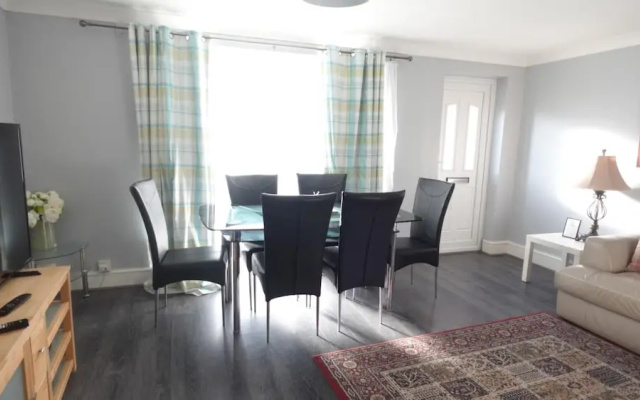 Huku Kwetu - Brentwood Townhouse