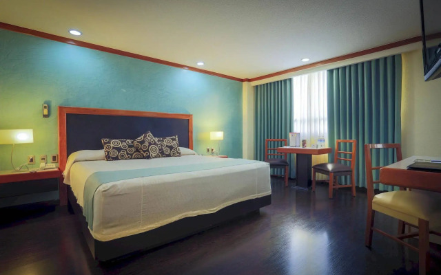 Hotel Abastos Plaza