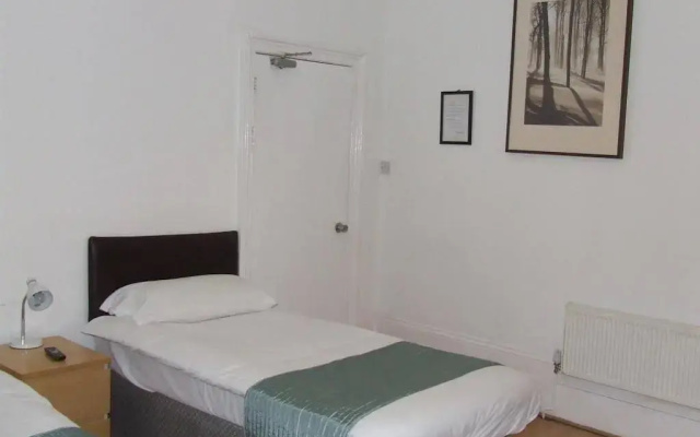 Cedars House Hotel