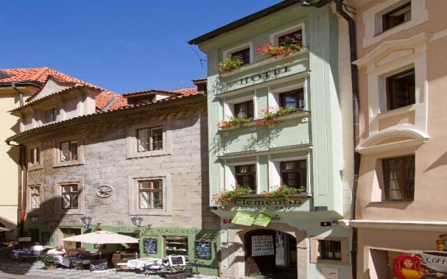 Отель Clementin Old Town Чехия, Прага - 10 отзывов об отеле, цены и фото номеров - забронировать отель Clementin Old Town онлайн вид на фасад