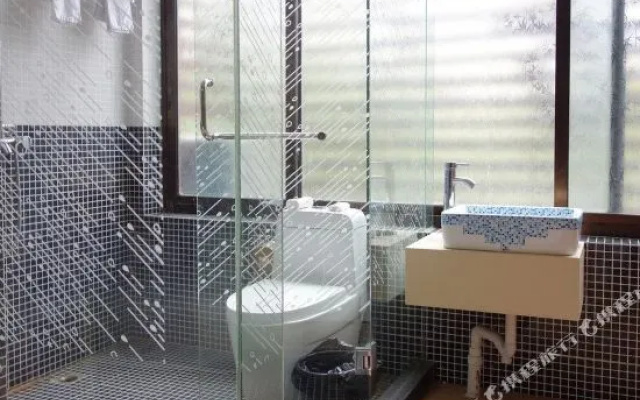 Yiheju Hotel (Shanghai West Railway Station Caoyang Road Branch)