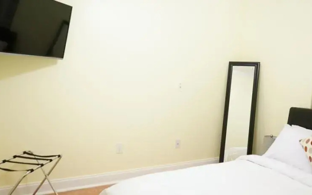 Collins Ave by South Beach Vacations