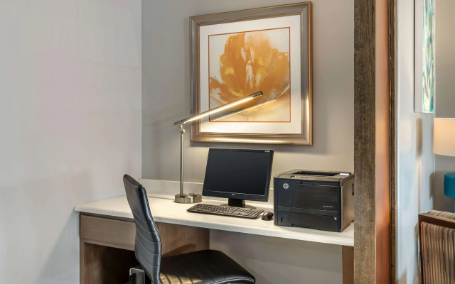 Best Western Club House Inn & Suites