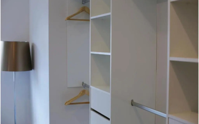 Cheerful 3-Bedroom Townhouse Close To the City