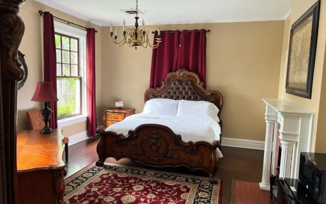 Huffman Manor Inn