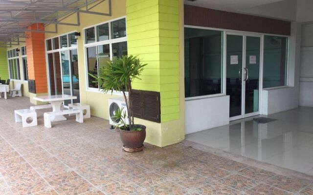 Bypass Hotel Phuket вид на фасад