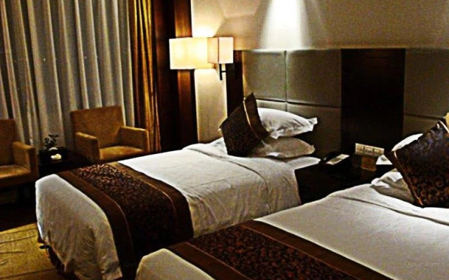 Champs Elysees Hotel (Haining Leather City Store)