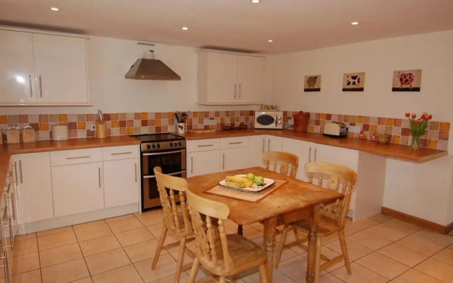 West Perry Hay, Bridport