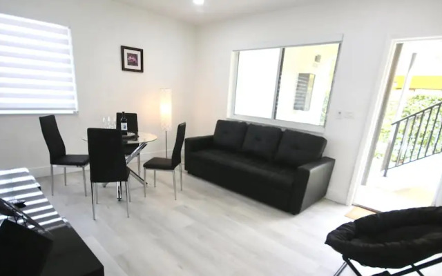 251 Airport Top House Apartments