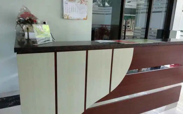 Mawar Indah Hotel near Stasiun Balapan Solo RedPartner