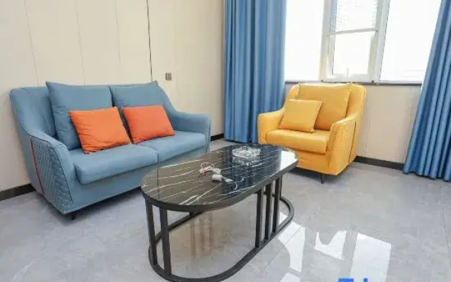 Xinyue Hotel (Luohe Food Vocational College)