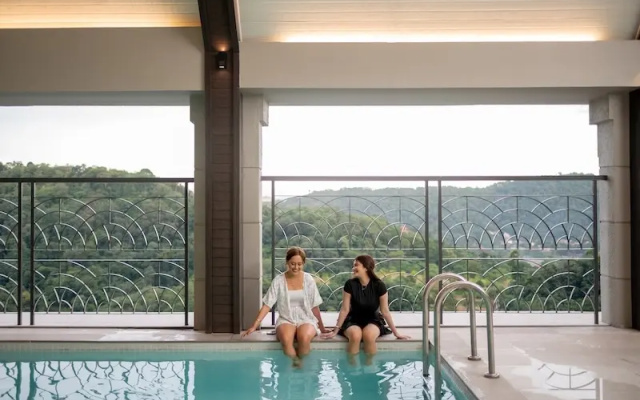 Paxtonz by Mana-Mana Suites