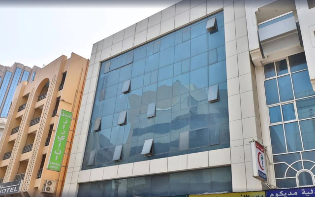 OYO 182 Zariana Hotel