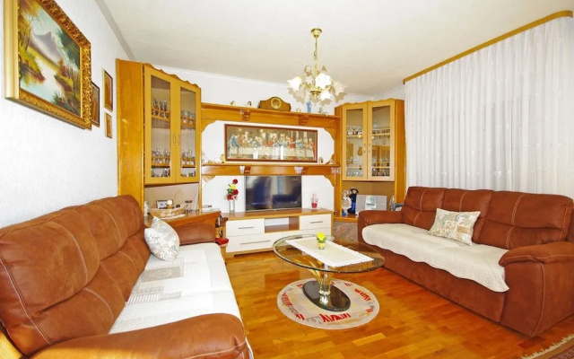 Apartment Ana Put Makra