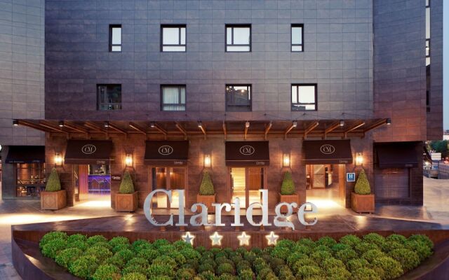 Hotel Claridge Madrid вид на фасад