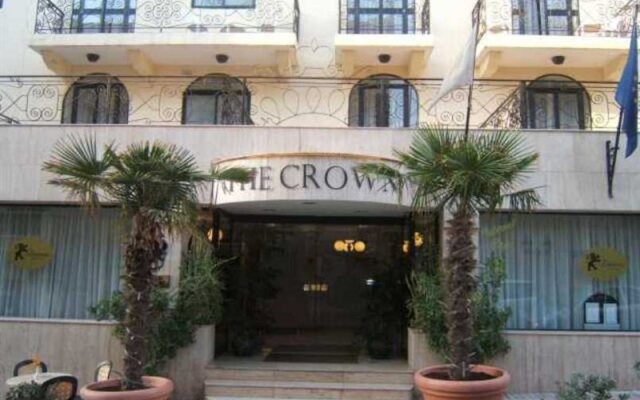 The Crown Hotel St Pauls Bay вид на фасад