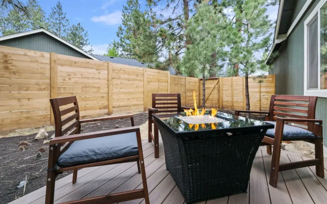 SW Decoy Home With Private Outdoor Living Space by Redawning