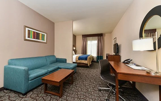 Comfort Inn & Suites