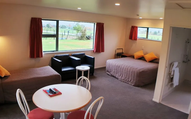 Glacier View Motel
