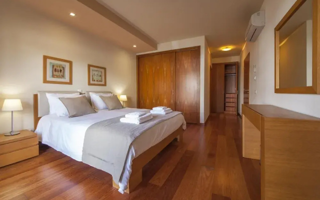 B27 - Luz Bay 2 Bedroom Apartment