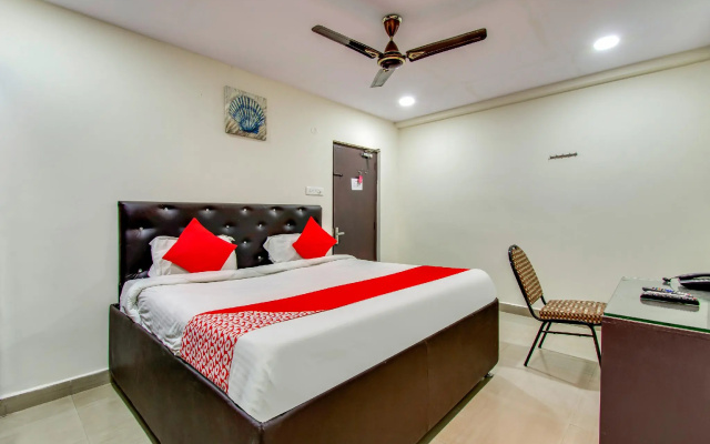 OYO 72156 Akshaya Inn